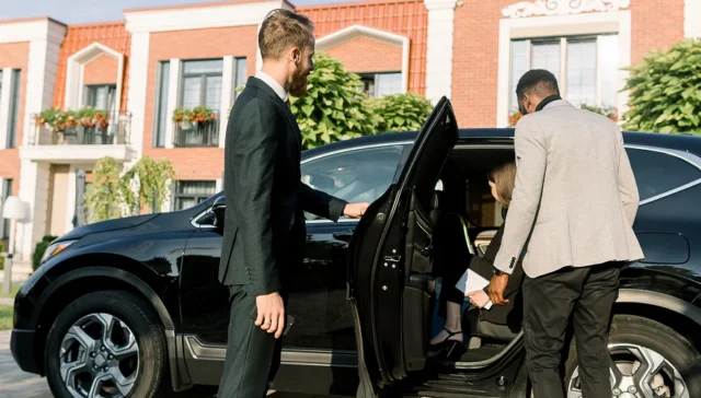 benefits-of-hiring-professional-chauffeur